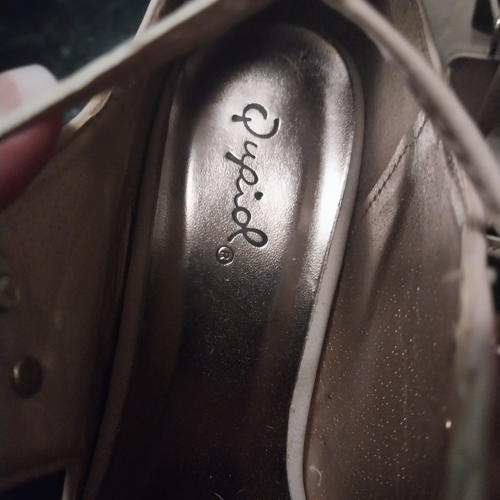 Heels - Picture 3 of 5